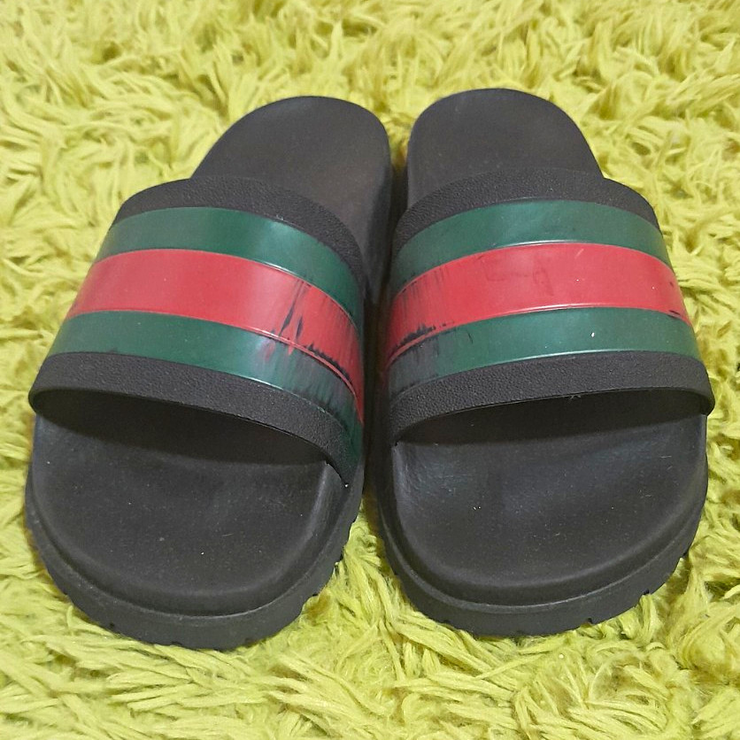 Gucci Men’s Slide Sandals US 11 Black Red/Green Web Stripe Rubber Logo