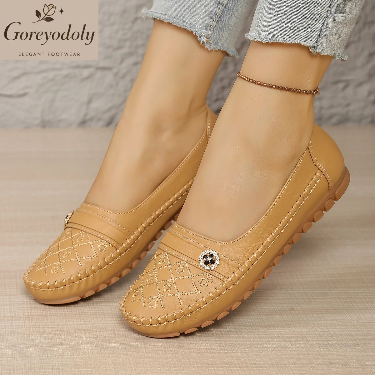 Women’S Quilted Loafers Slip on Flats Lightweight Non Slip Walking Shoes