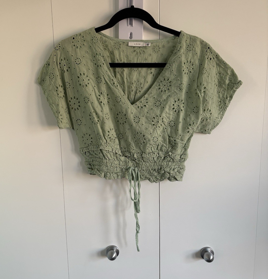Lush Women’s Green Floral Eyelet Smocked V-Neck Short Sleeve Cropped Blouse S