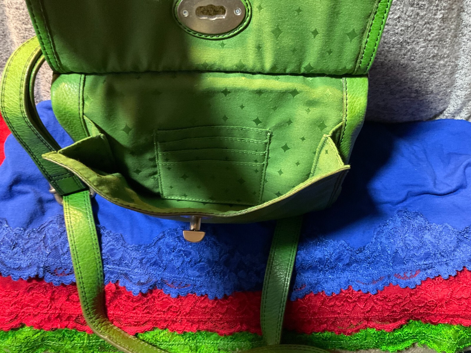 Fossil Marlowe Kelly Green Pebble Leather Credit Card Turn Lock Zip Crossbody