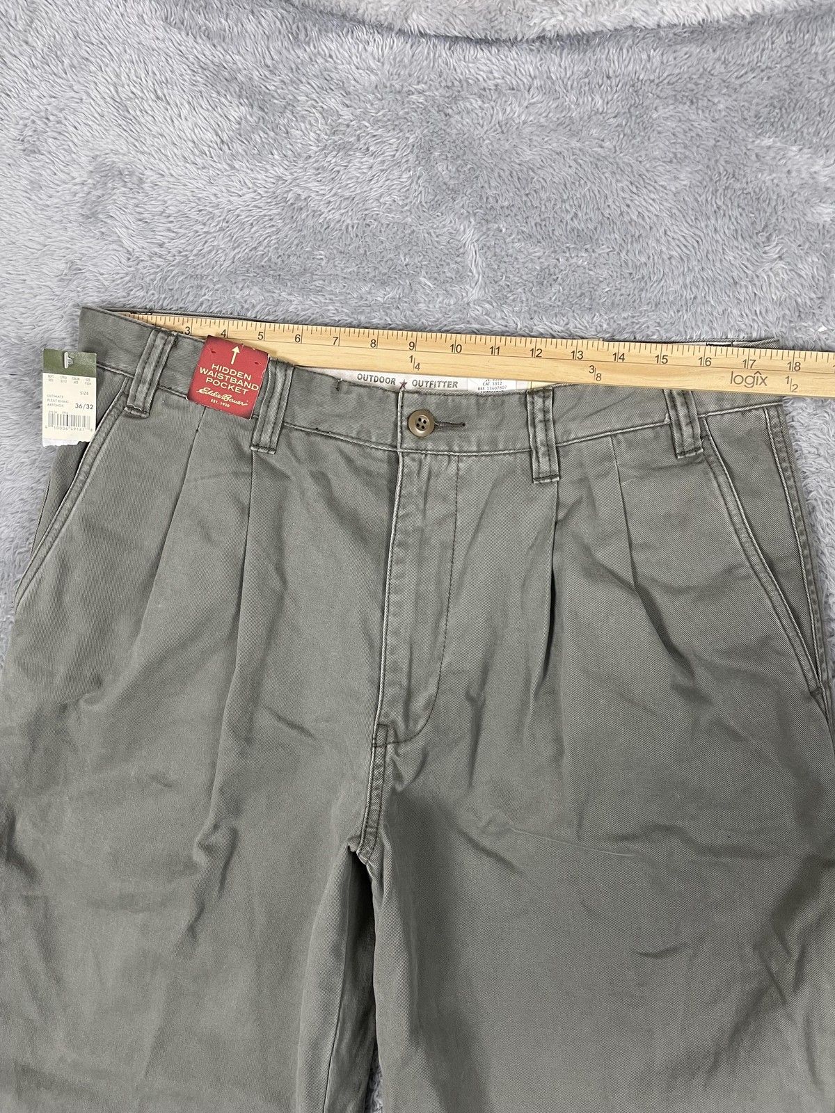 Eddie Bauer Pants Mens 36×32* Artichoke Green Relaxed Fit Pleated Khaki Chino