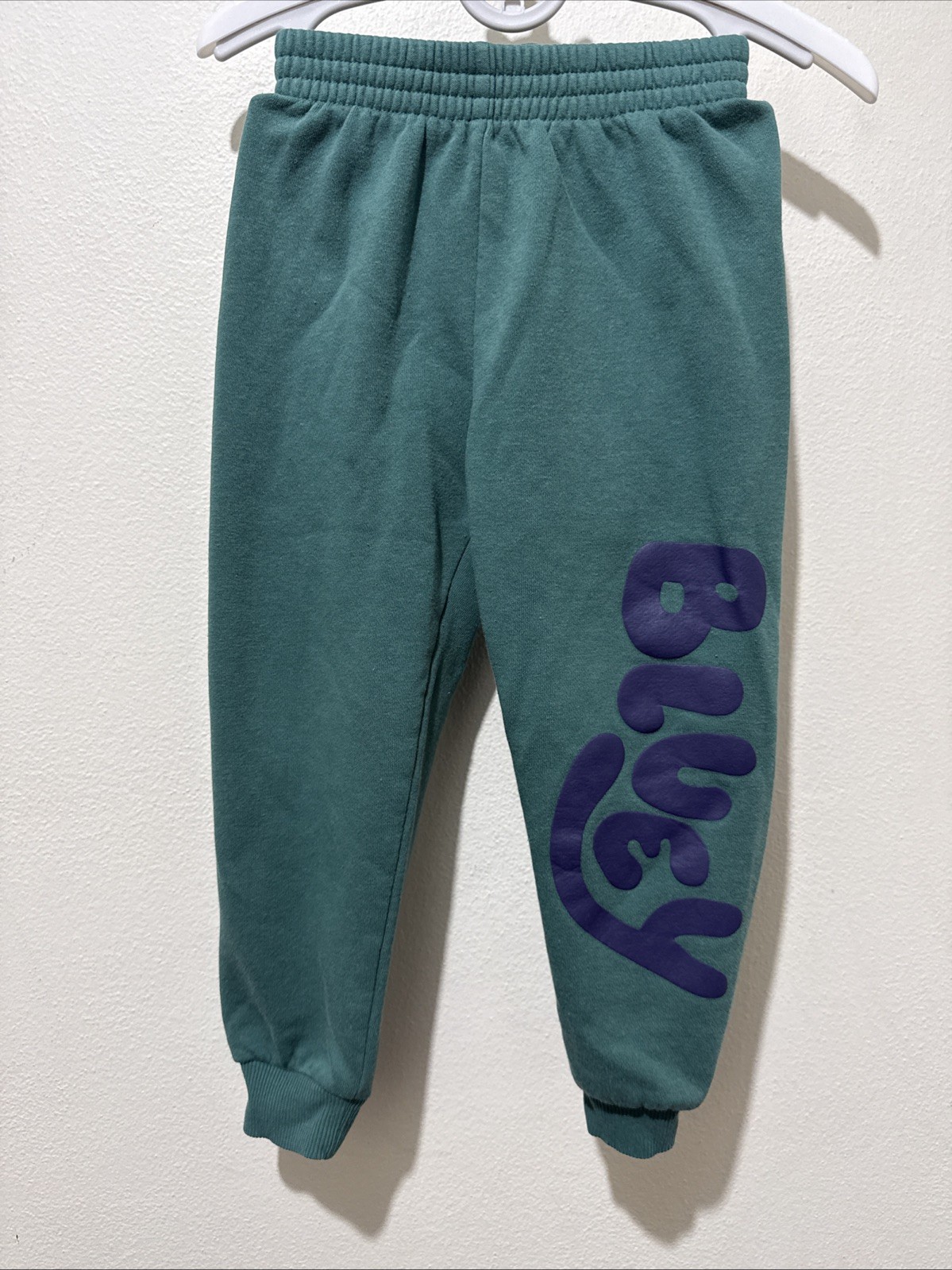 14 pants brands listed below , 2 sets and shorts boys size 3T