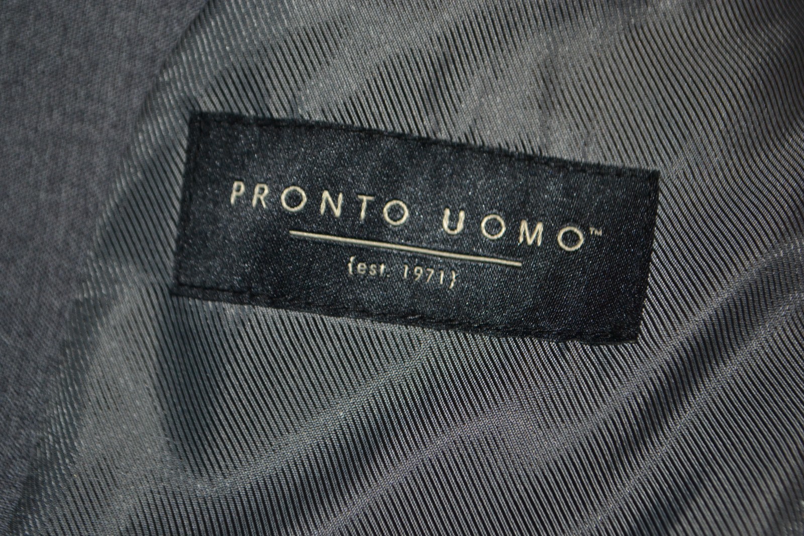 Pronto Uomo Men Gray Polyester Blend 2 Button 3pcs Suit Sz 42R Wst 38×28