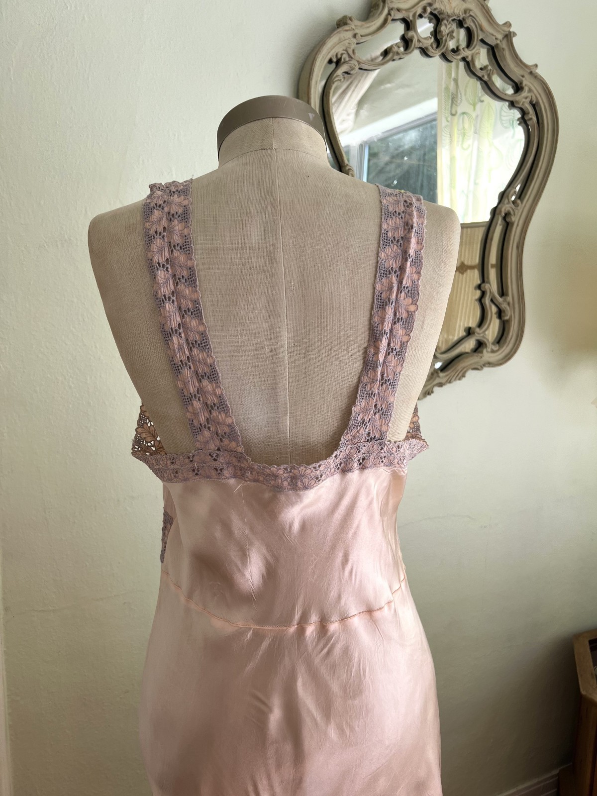 Vintage 1930s Rayon Bias Cut Satin Nightgown Dress Peach Embroidered Liquid 40 L