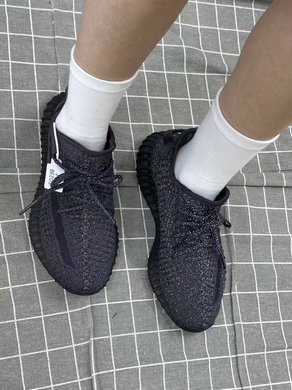 Adidas Yeezy 350 V2 Boost Men’s Sneakers Multiple Sizes