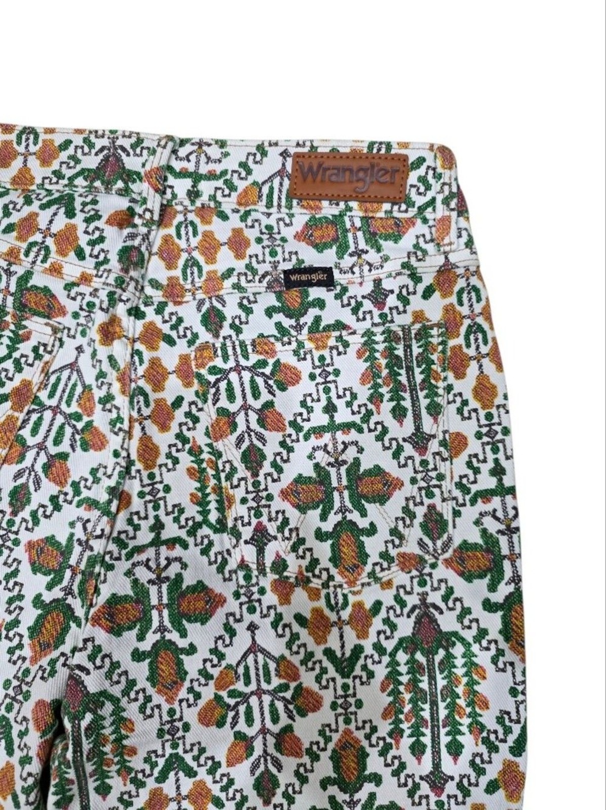 NWT Wrangler Vintage High Rise Fierce Flare – Floral Print Jeans Boho 6/28×32