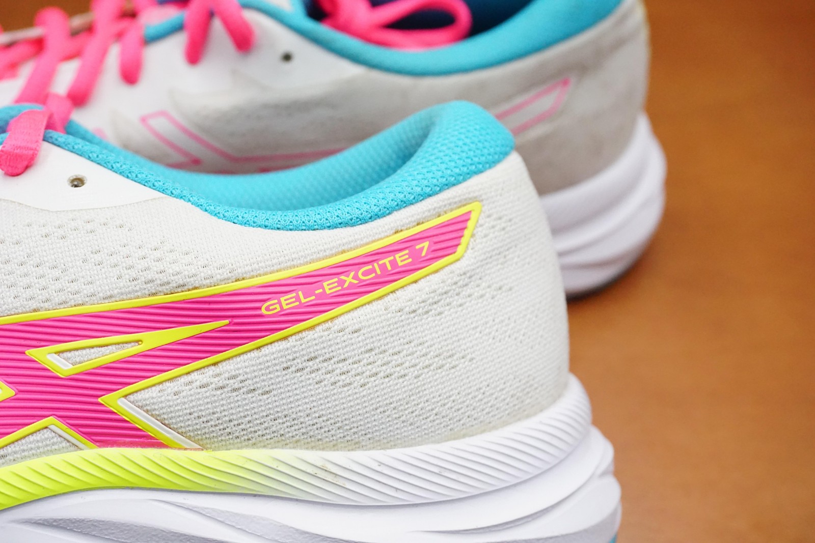 ASICS GEL-EXCITE 7 Shoes Womens Size 11 White Mesh Running Low Top Sneakers