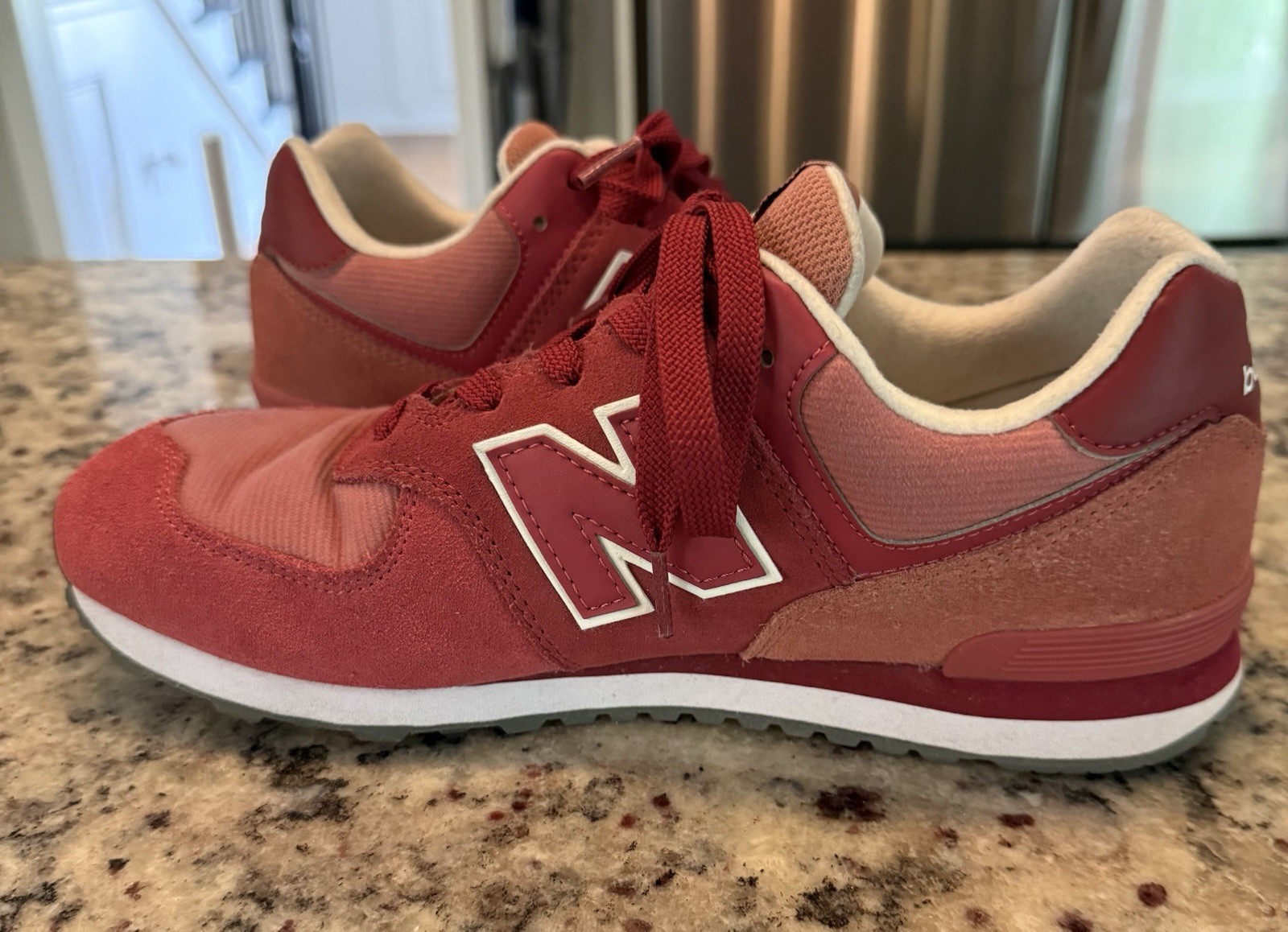 New Balance 574 GC574WT1 Pink Red Sneakers Boys 7 Women’s 8.5 Pre-Owned