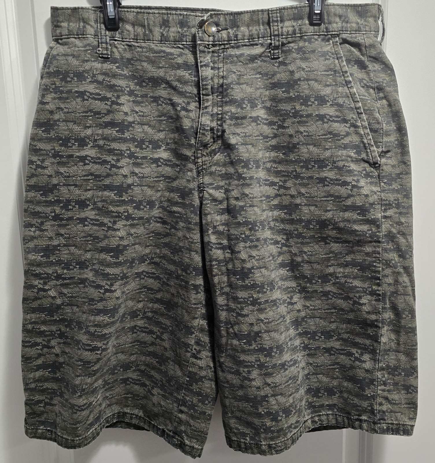 Dickies Mens Shorts Camo 32 All Cotton 1 Cell Phone Pocket 4 Other Pockets