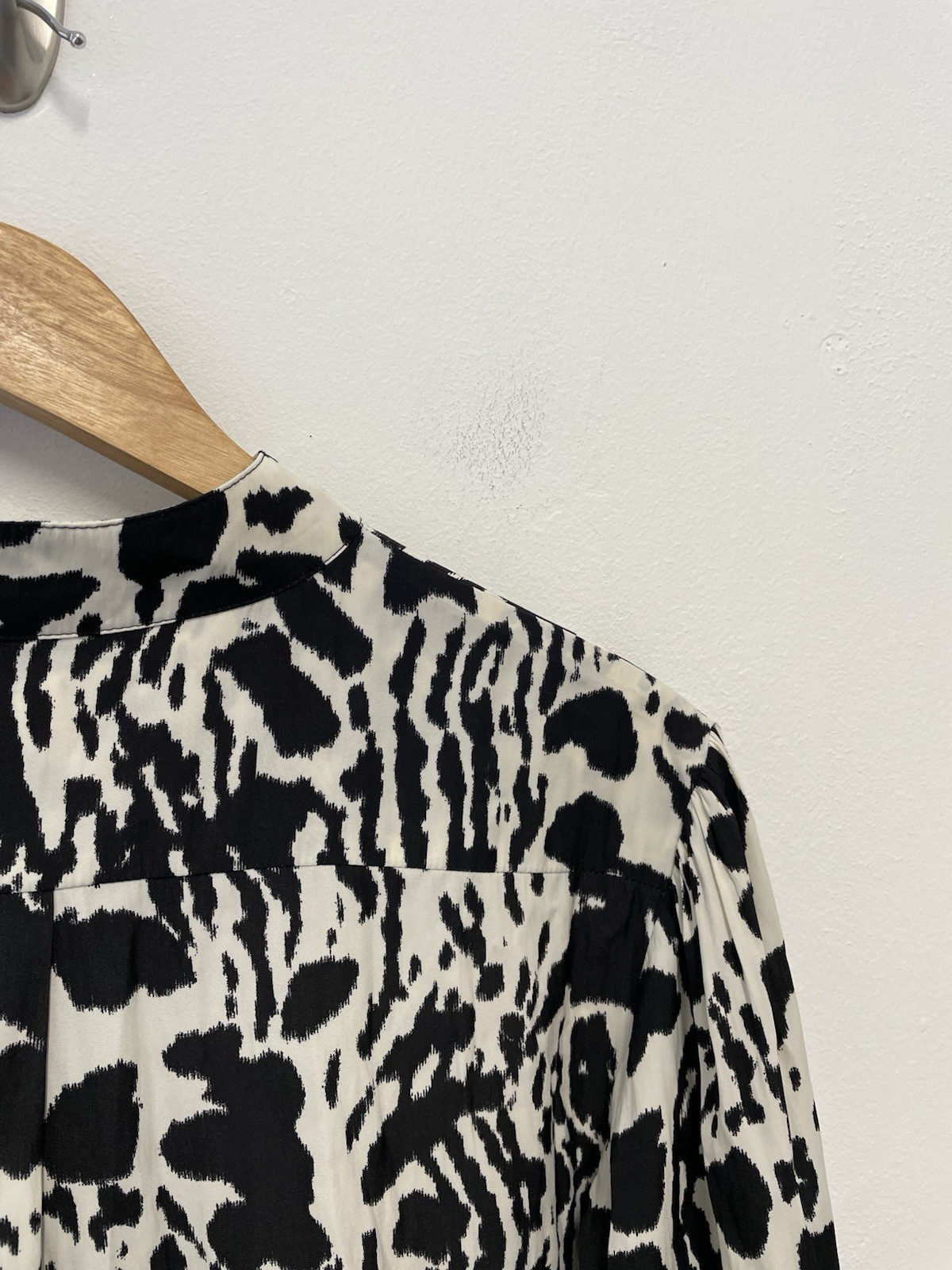 Ba&sh Opus Blouse Size 1 UK 8 Blk Off White Leopard Print Puff Sleeves Chiffon