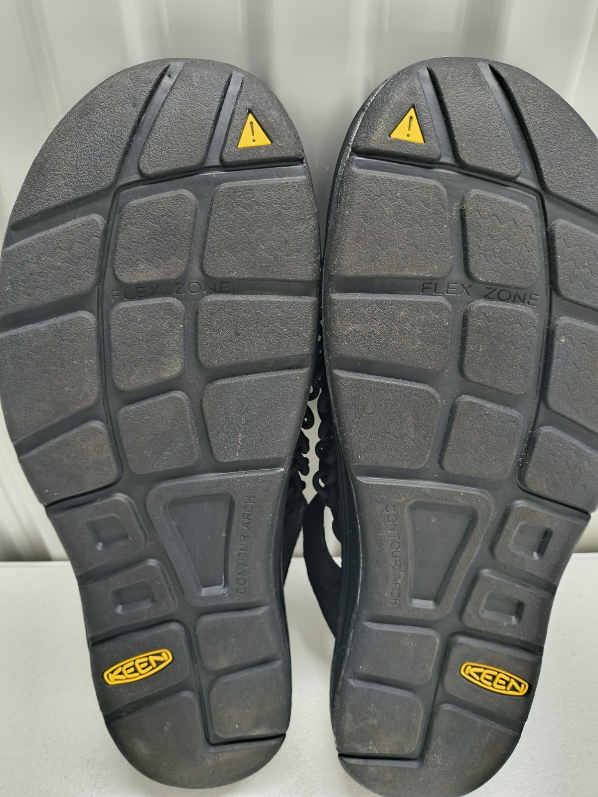 Keen Men’s Uneek Black Slides Suede Sandals Men’s Sz 14