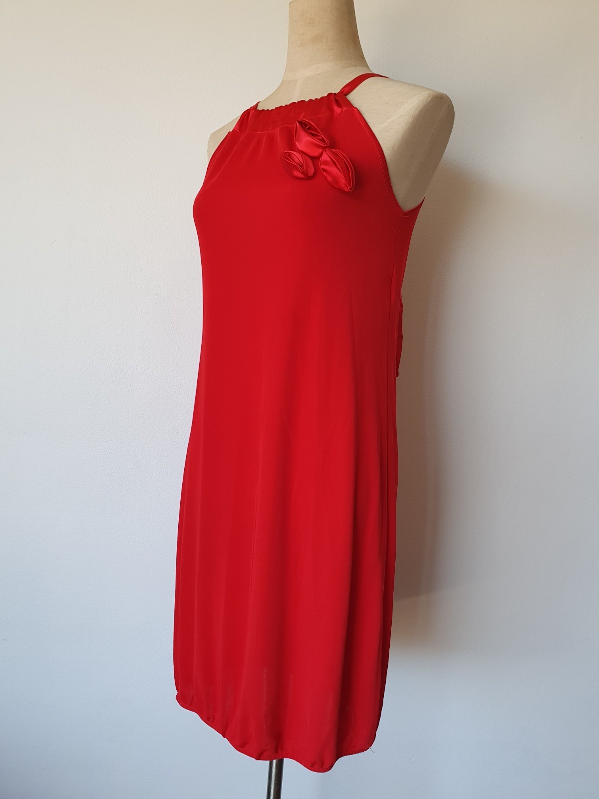 red dress BENETTON size S 3D flowers