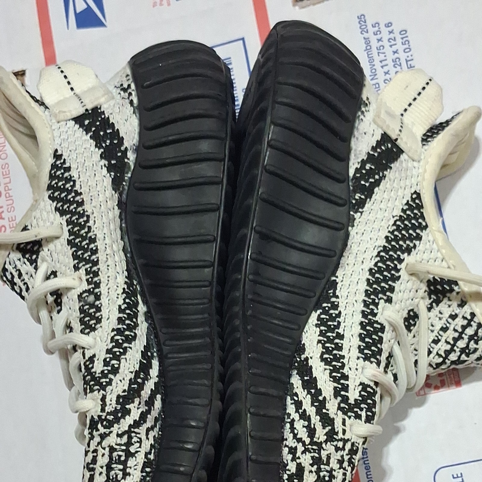 adidas Yeezy Boost 350 V2