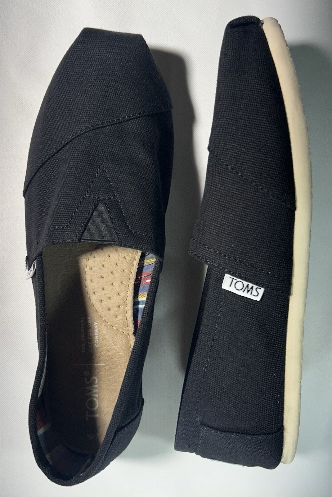 Toms Flat Shoes For Women Size W7 Black Solid Logo- Used
