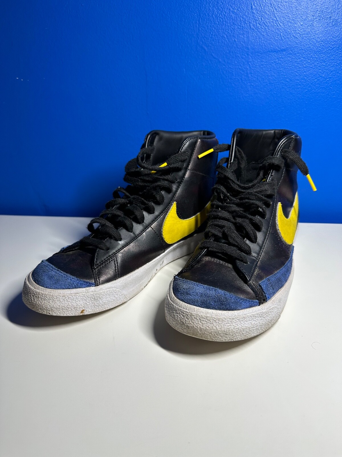 Size 9.5 MENS – Nike Blazer Mid Peace, Love and Basketball