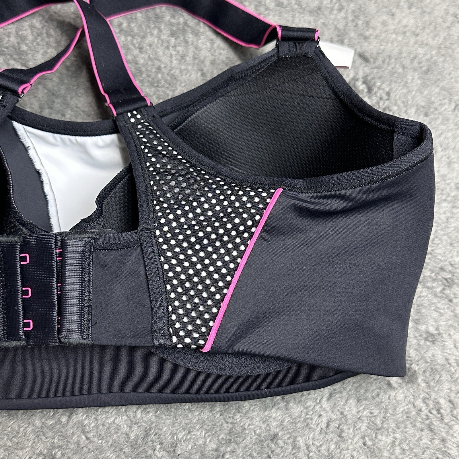 Maidenform DM7989 Ultimate Mid Impact Sports Bra Crossback UW 36DD Black $44