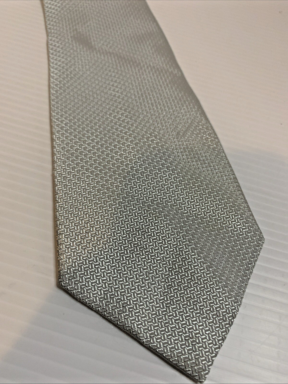 Vintage Lucasini Platinum Silver Solid Patterned Designer Tie 60″+