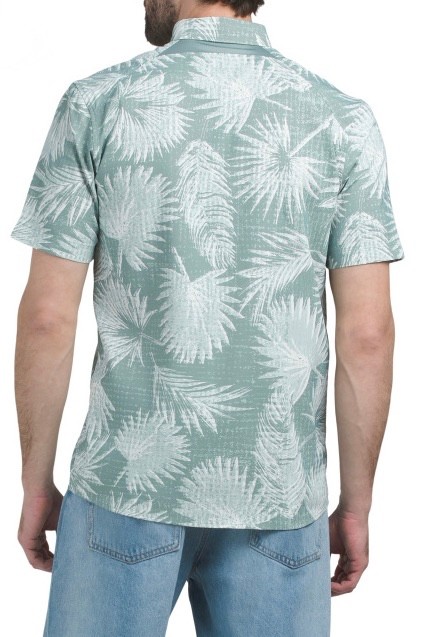 Medium NWT Men’s Under Armour Drift Tide Green Printed SS Button Front Shirt