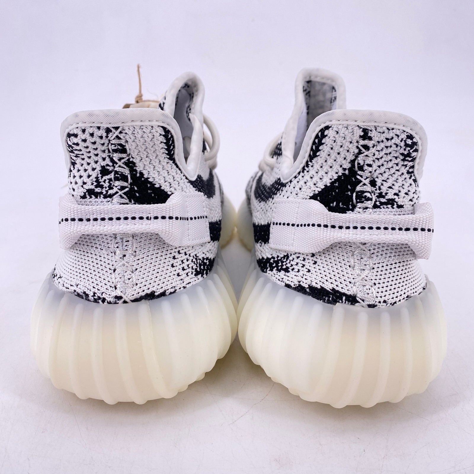 Yeezy 350 v2 “ZEBRA” 2022 – Size 8.5 – cp9654 (15647-4)