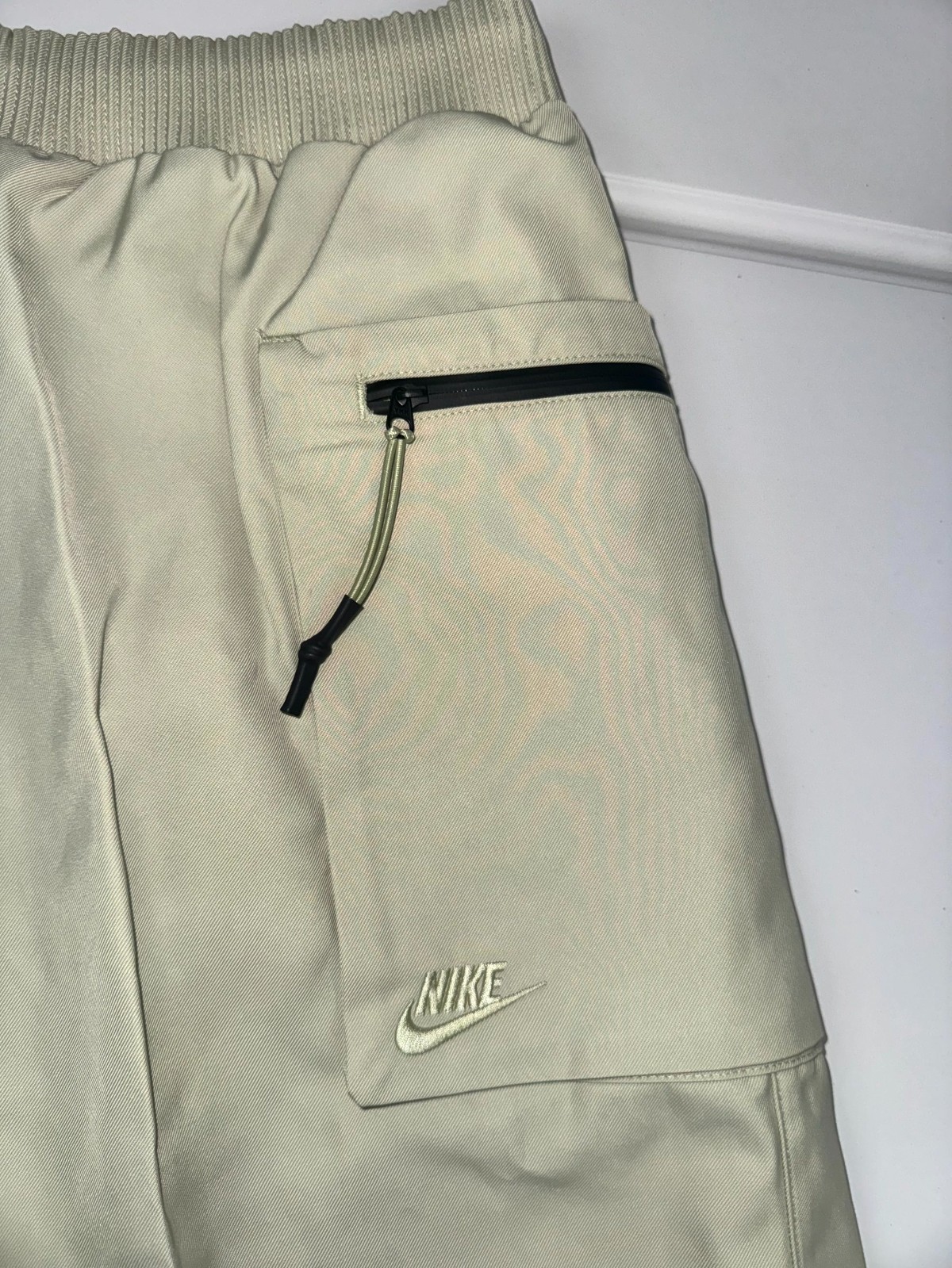 Nike Sportswear Tech Pack Loose Fit Utility Shorts Mens Olive FB7528-371 Sz 2XL