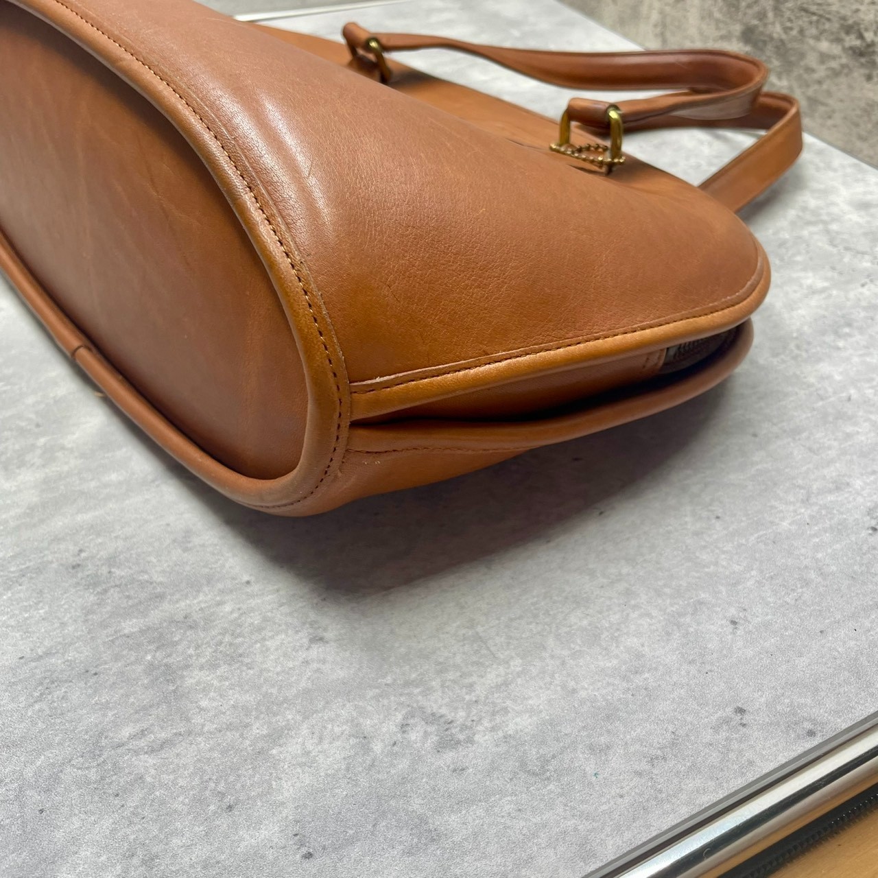 Vintage COACH 9958 Pelham Brown leather zip dome bag Half moon made in USA