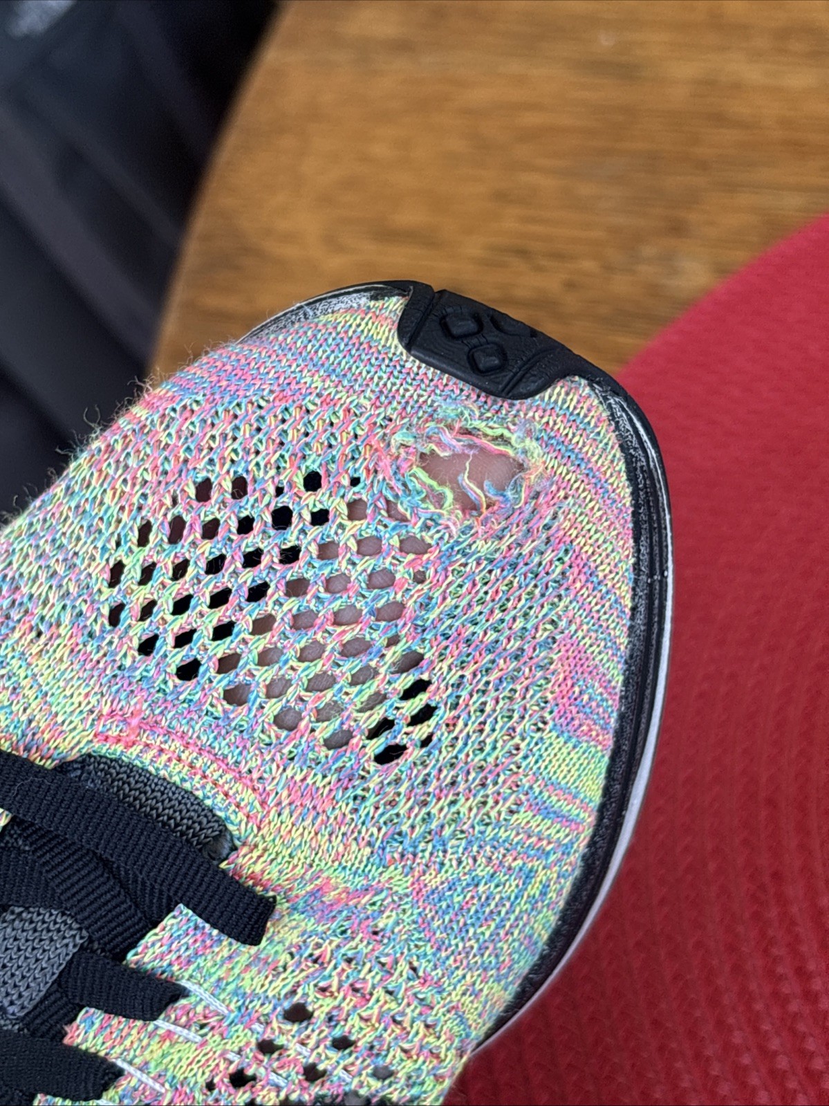 Nike Flyknit Racer Multicolor Rainbow 526628-004 Men 4.5 Women 6 READ FLAWED