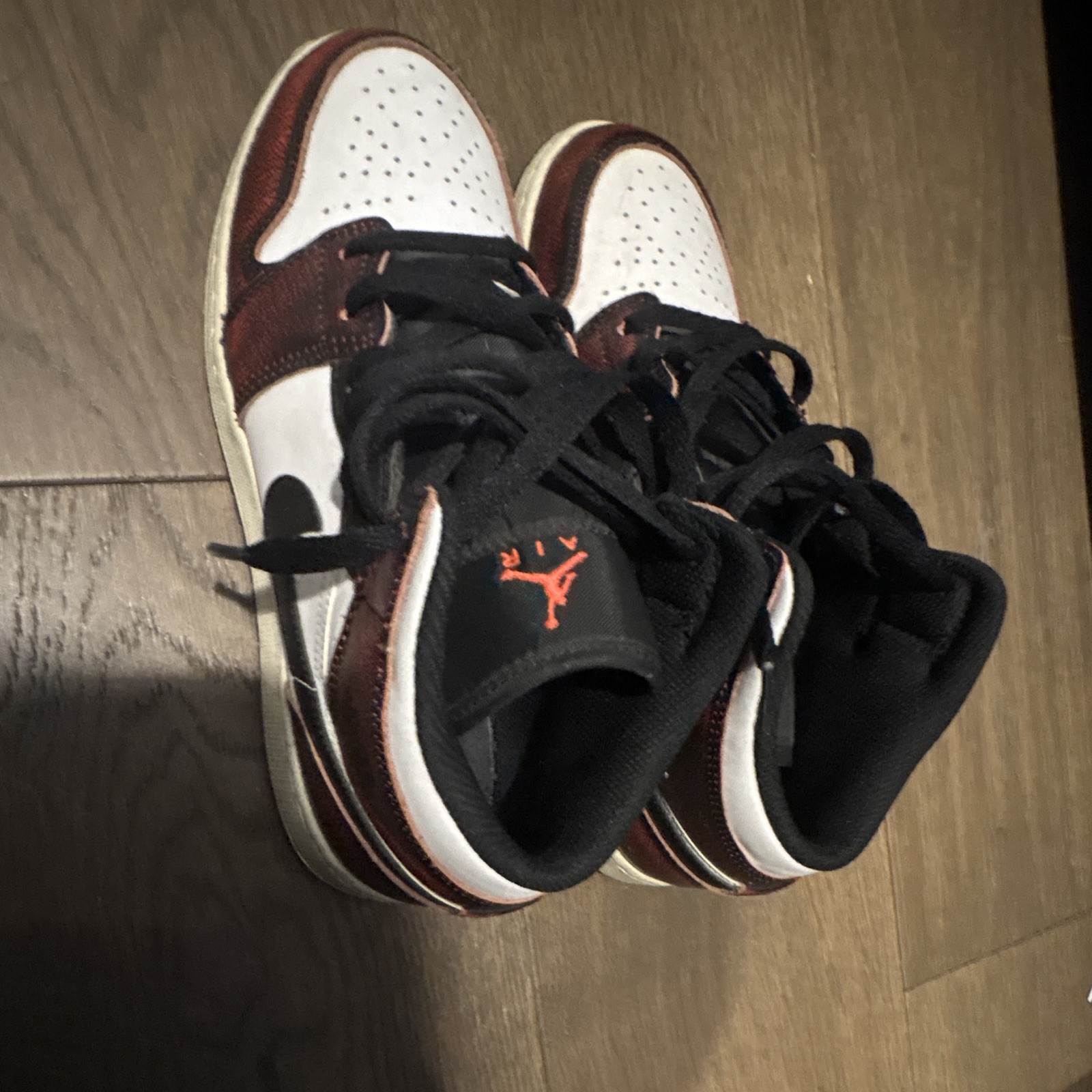 Jordan Air Jordan 1 Low Unisex Kids 6.5 White Black Burgundy Leather Lace