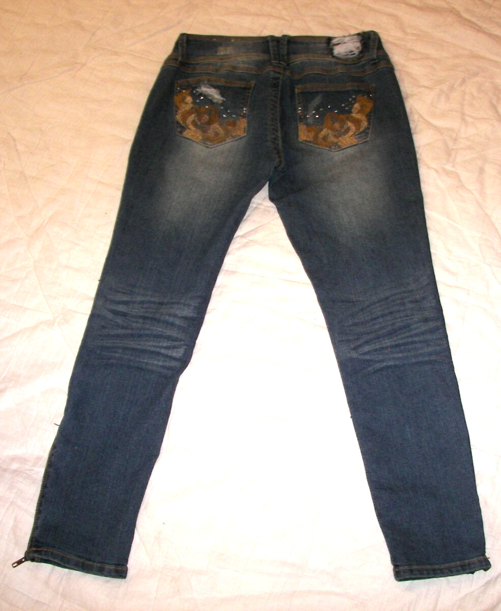Almost Famous Distressed Destroyed Stretch Jeans – Jrs. 11
