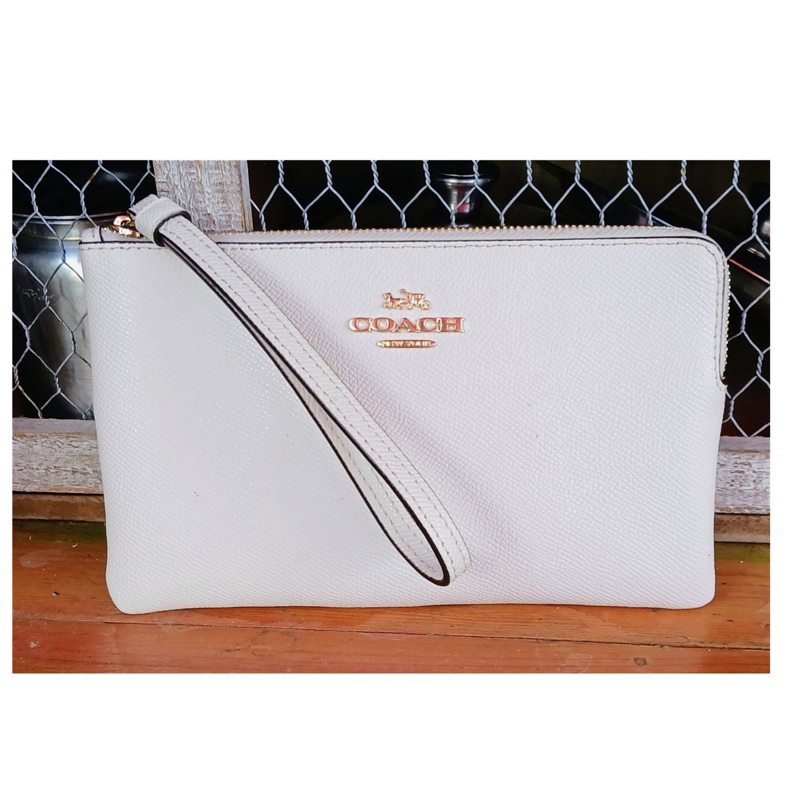 Coach Corner Zip Wristlet Chalk/Gold Pebbled Finish Gold Hardware Logo Zip Lined