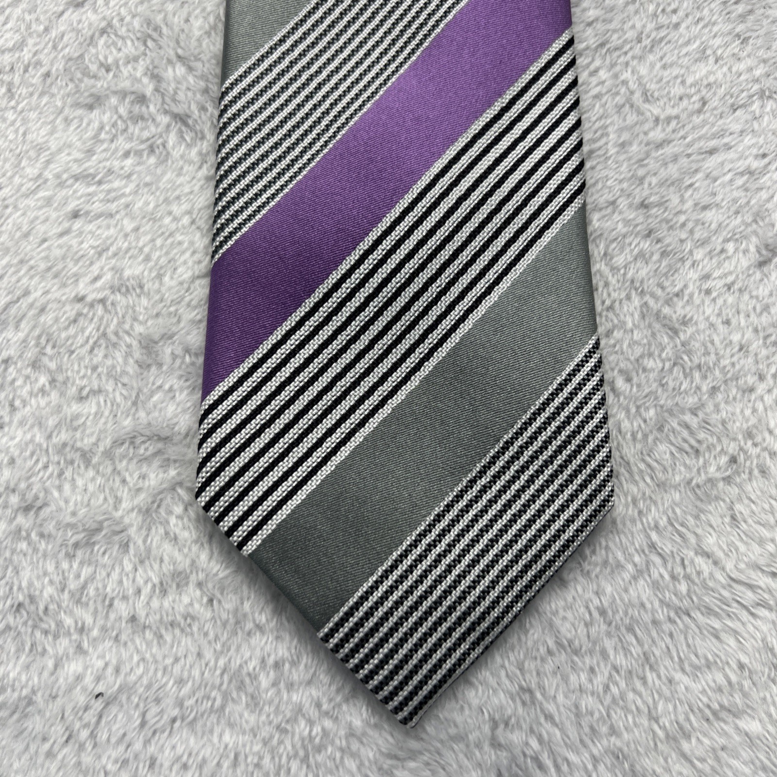 Bugatchi Lavendar Silver Stripe Mens Necktie 3.25×59” 100% Silk Made In Italy