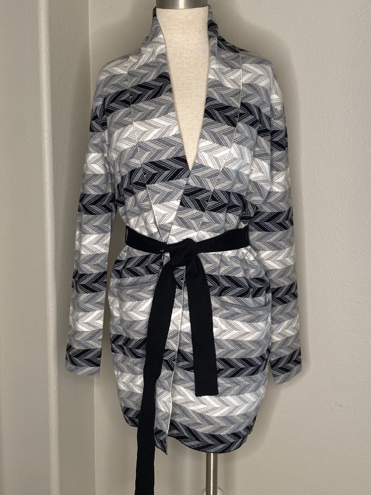Adrienne Vittadini Tightly Woven Cardigan Sweater Med Gray Blue Beige Chevron