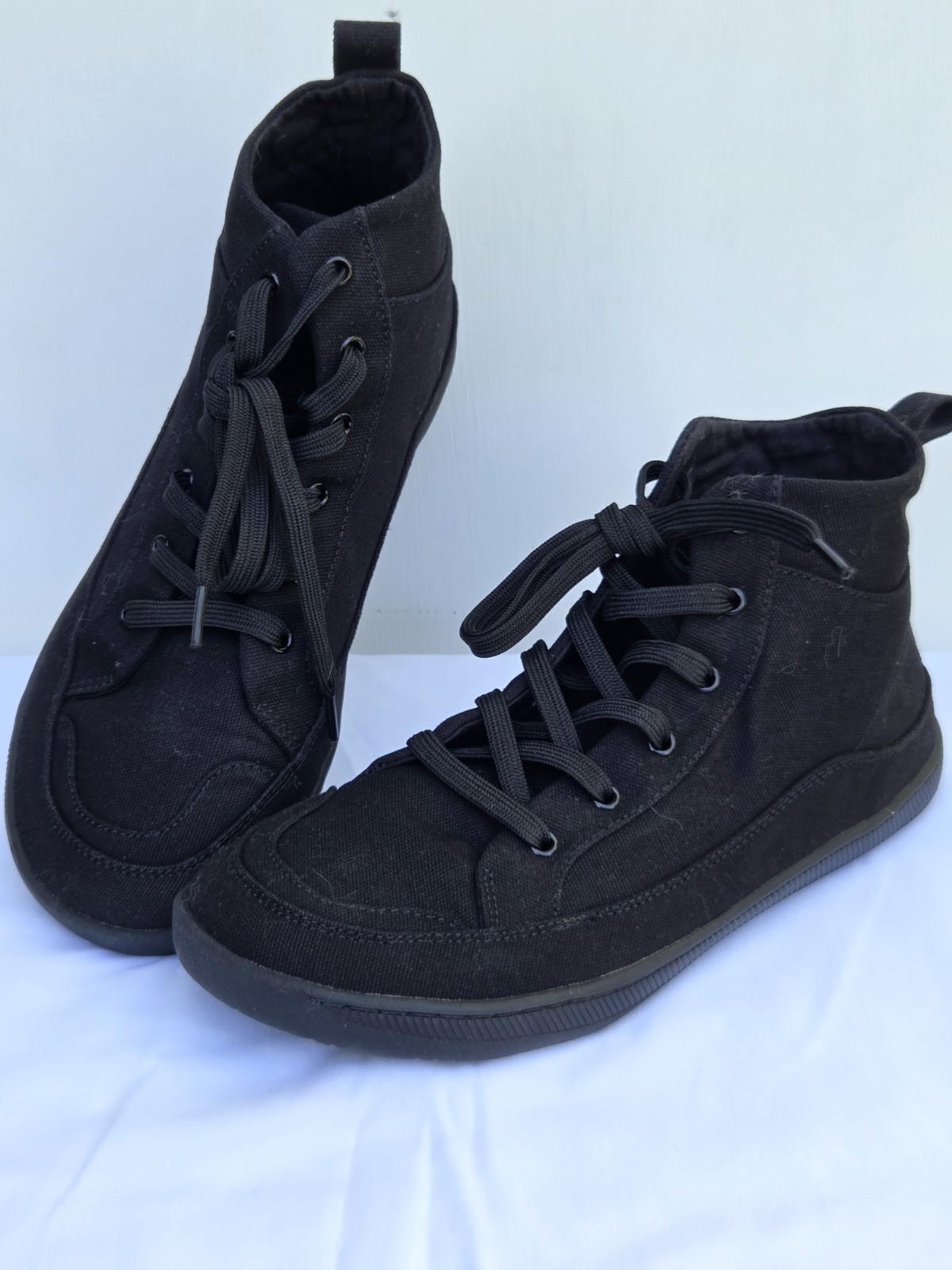 Rutsu Unisex Original Barefoot Sneakers High Top Black Size-8(M) 10(W)