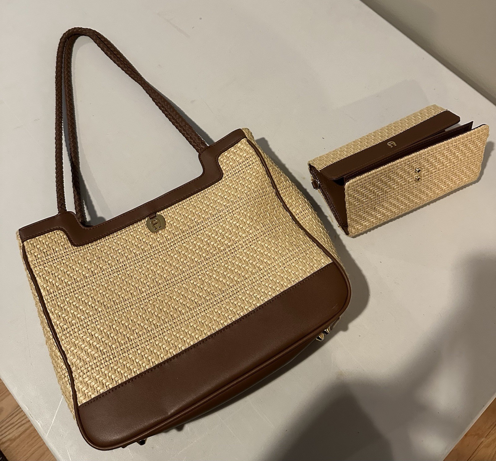 Aigner Woven Tote Bag Beige/Brown Magnetic Closure Coin Purse Gold Hardware