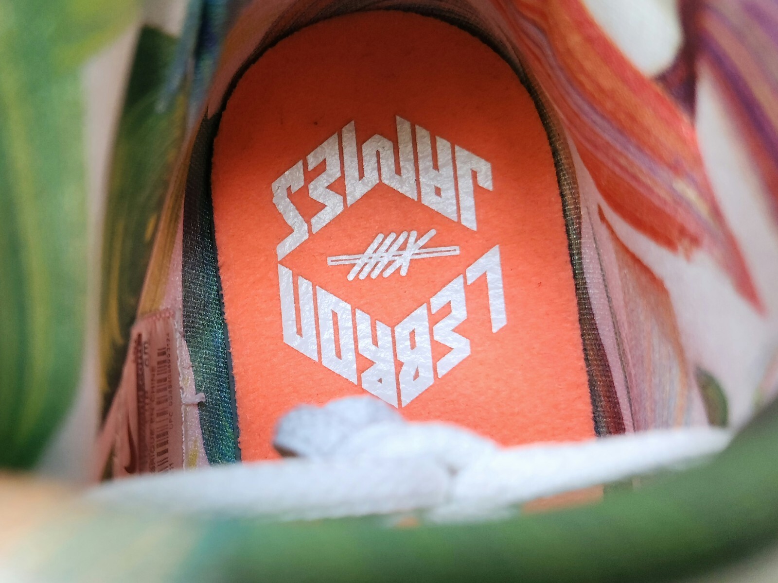 Nike LeBron 13 High Easter GS Size US 6.5Y 808709-108