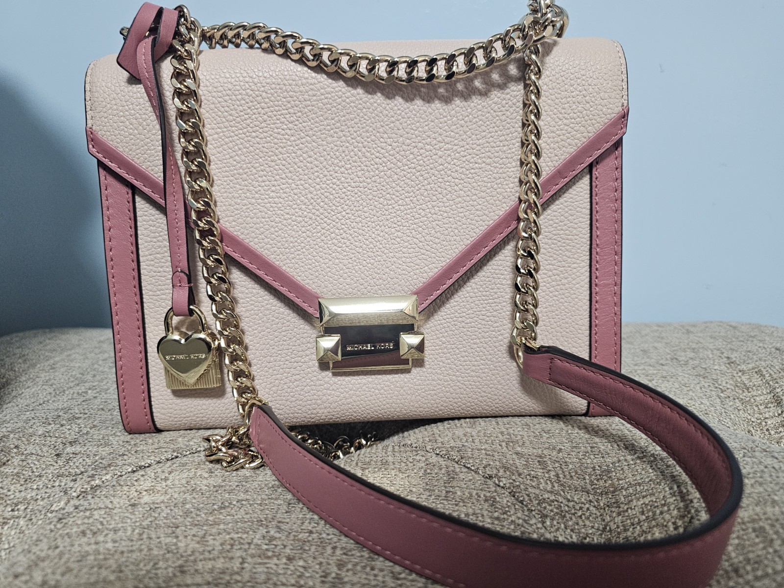 New Michael Kors Whitney bicolor leather small shoulder bag soft pink gold chain