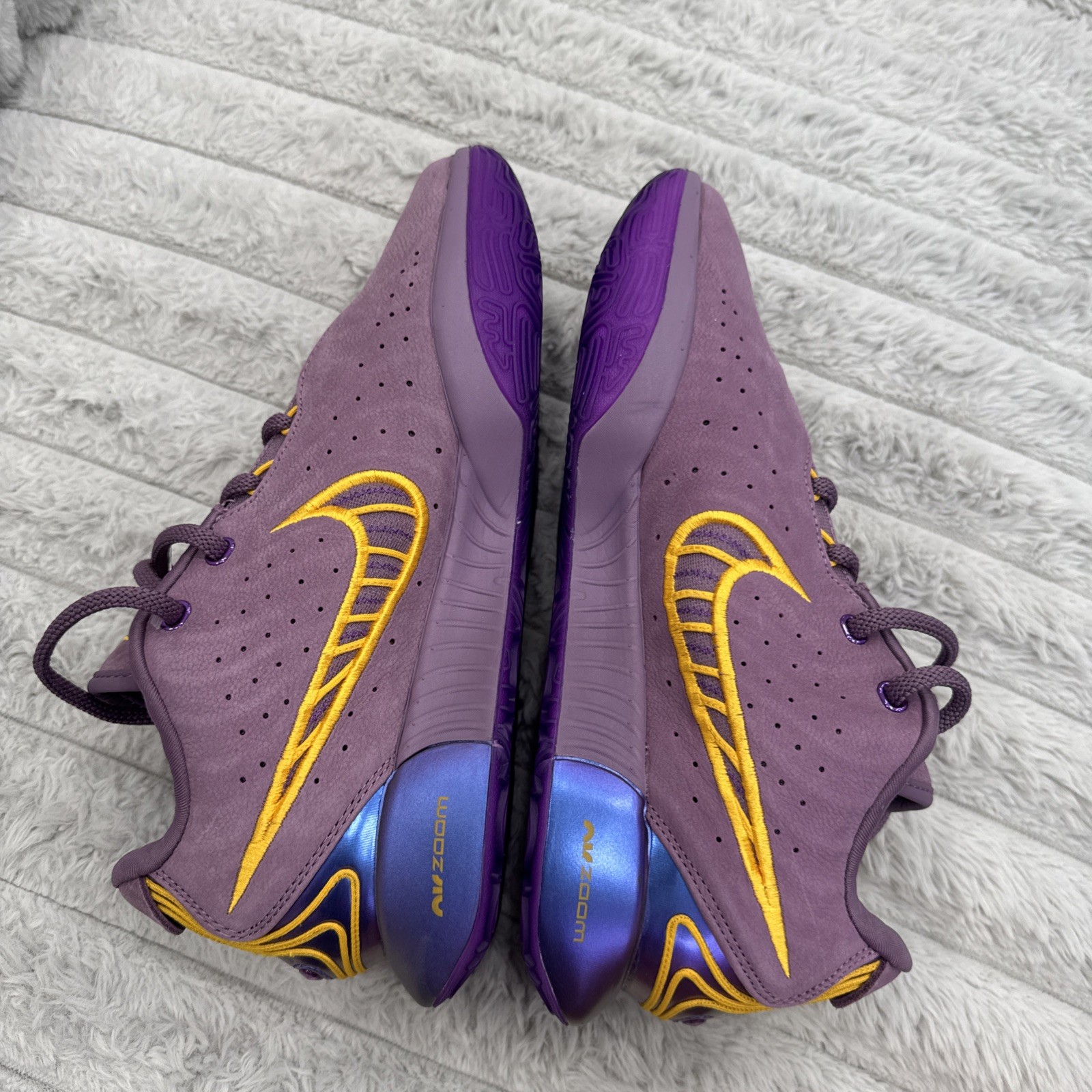 Nike LeBron 21 Mens Size 10 Purple Gold Athletic Basketball Shoes Sneakers