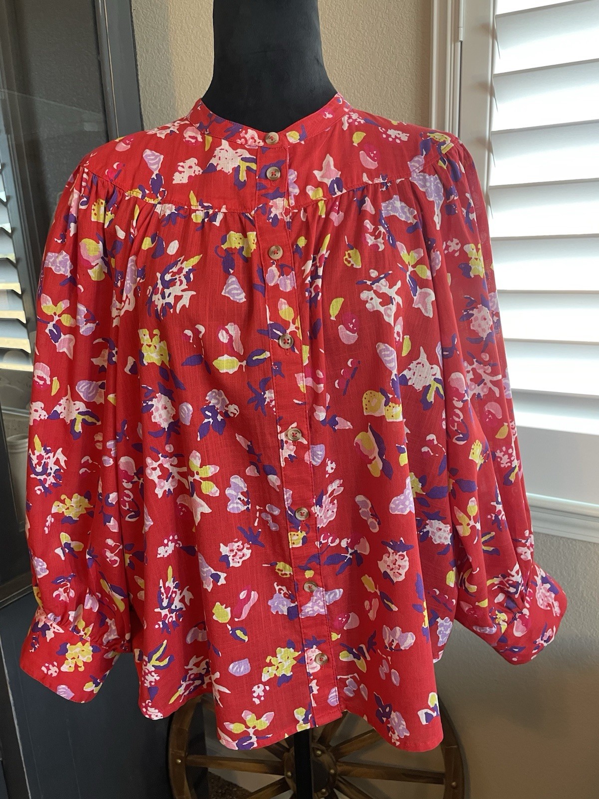 Maeve Blouse Red Floral Round Neck Button Long Sleeve Cotton Woven Women’s Large
