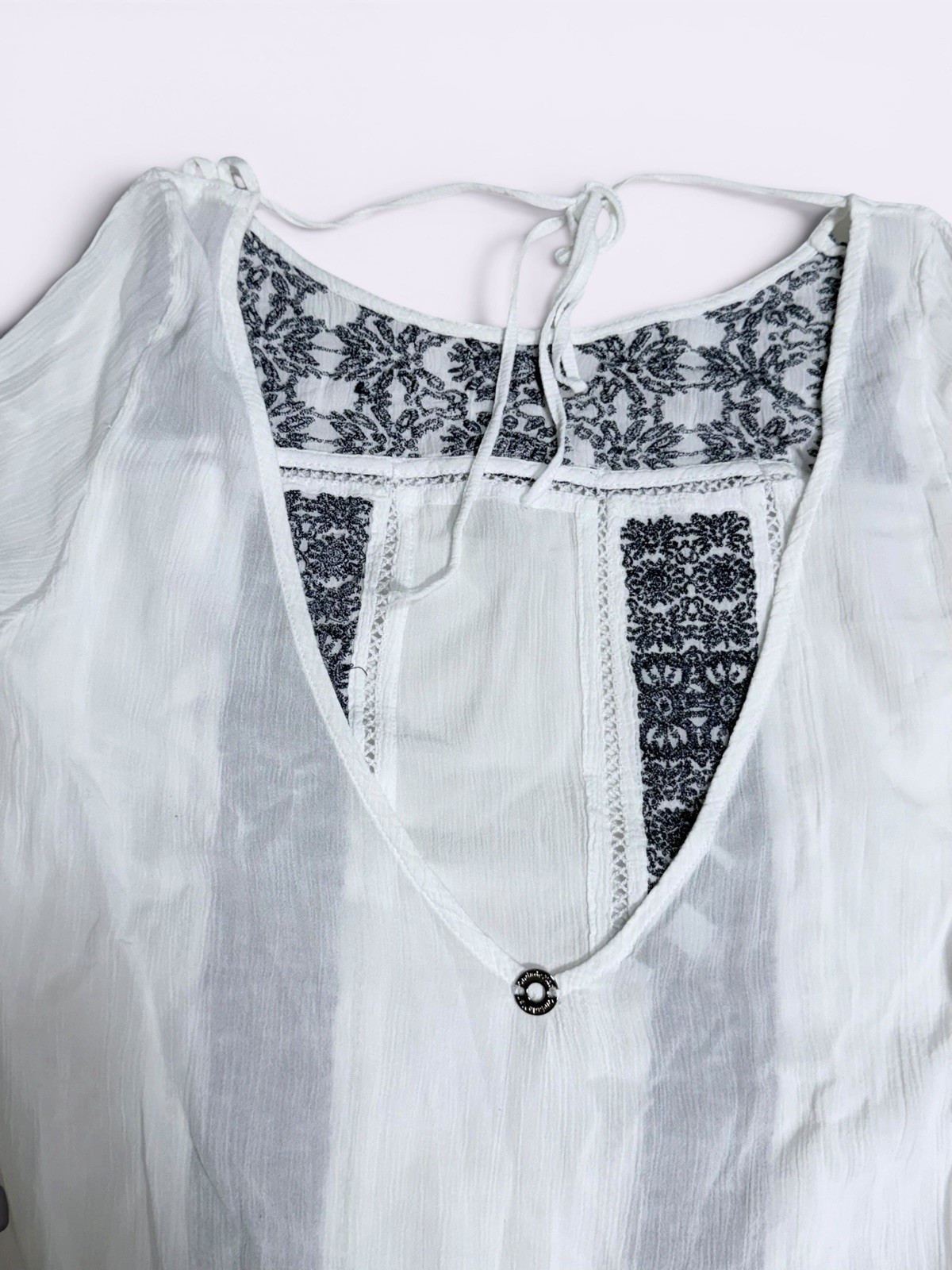 OndadeMar Embroidered Resort Top White 100% Rayon Cold Shoulder – Small