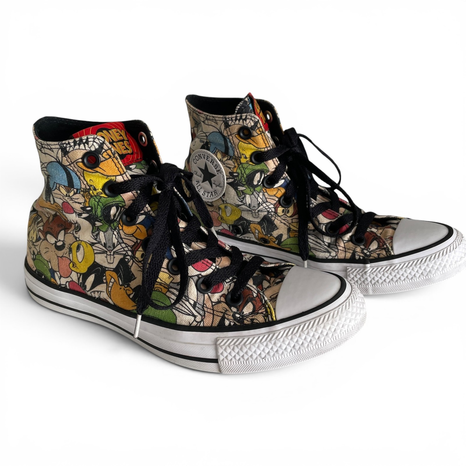 Converse Chuck Taylor All Star Looney Tunes 158235F High Top Men 5 Women 7