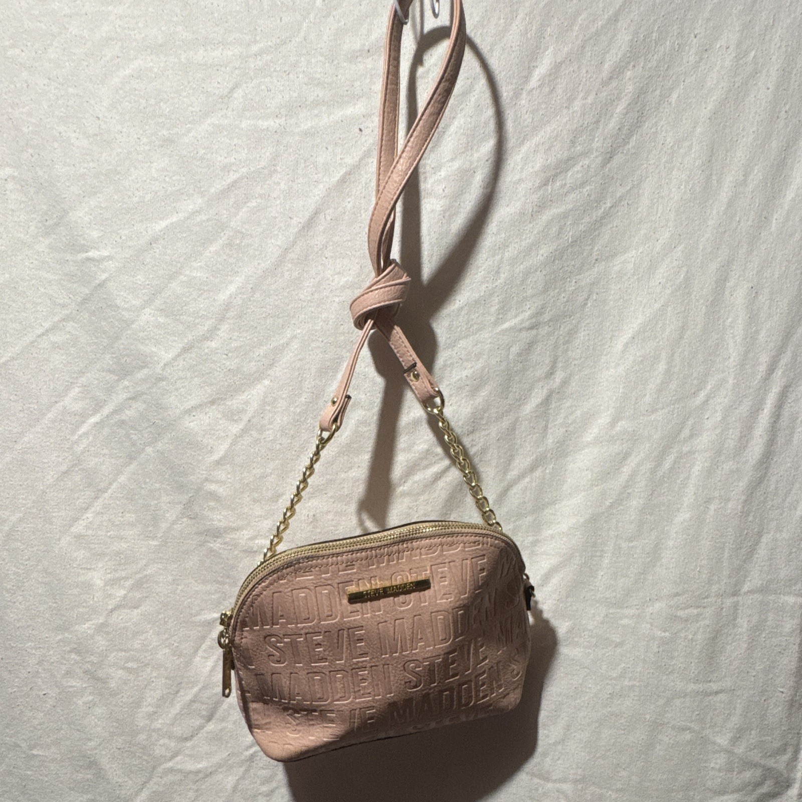 Steve Madden Pink Logo Embossed Crossbody Bag Zip Closure Gold Chain Strap