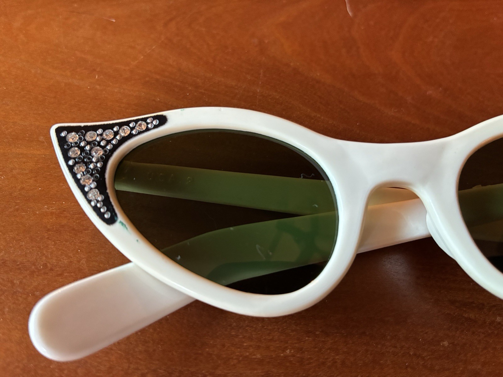 Vintage FG Foster Grant Cat Eye White With Biack Rhinestone Sunglasses USA