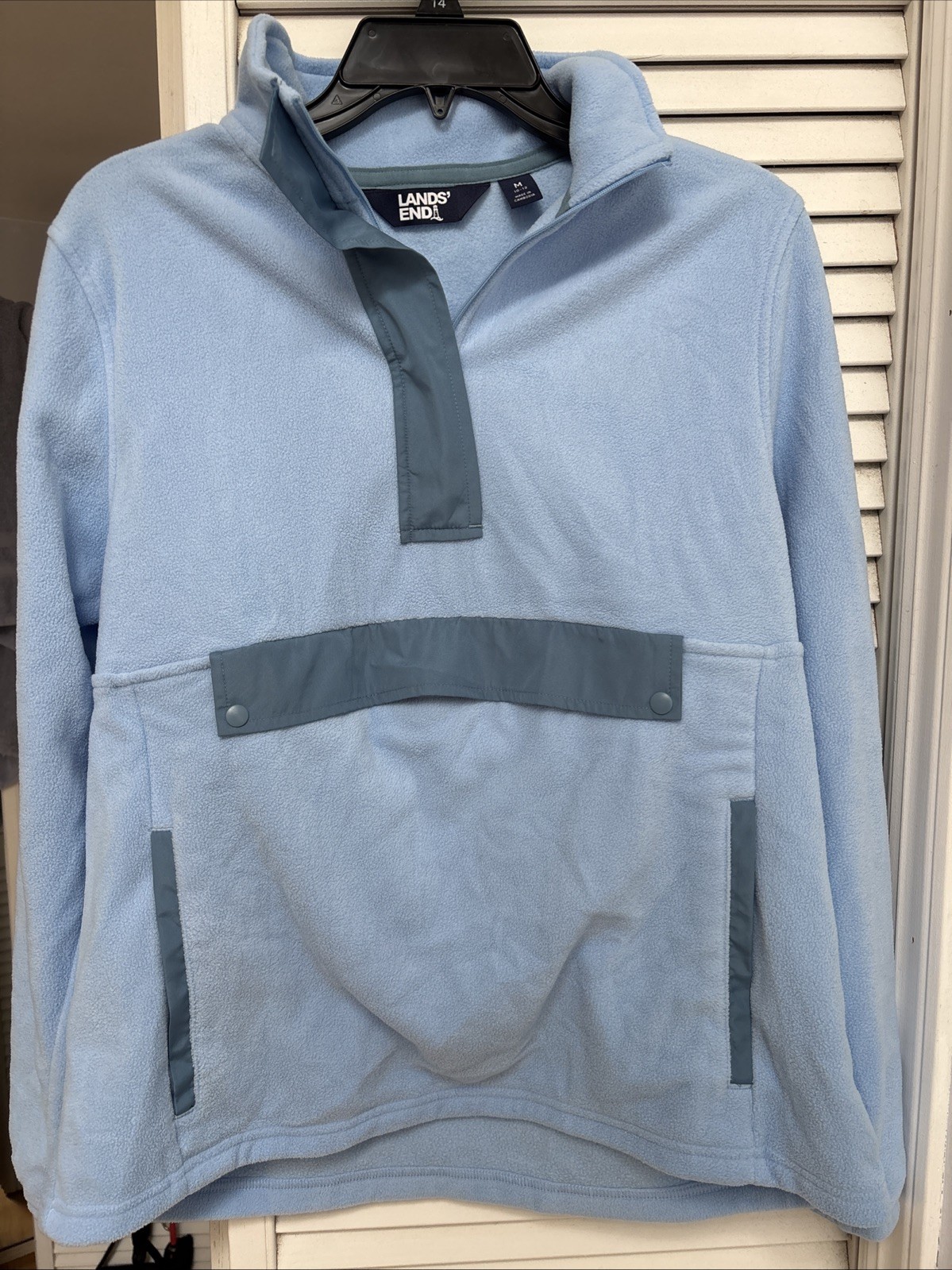 Land’s End Woman’s Sky Blue Long Sleeve Pullover With Front Pouch