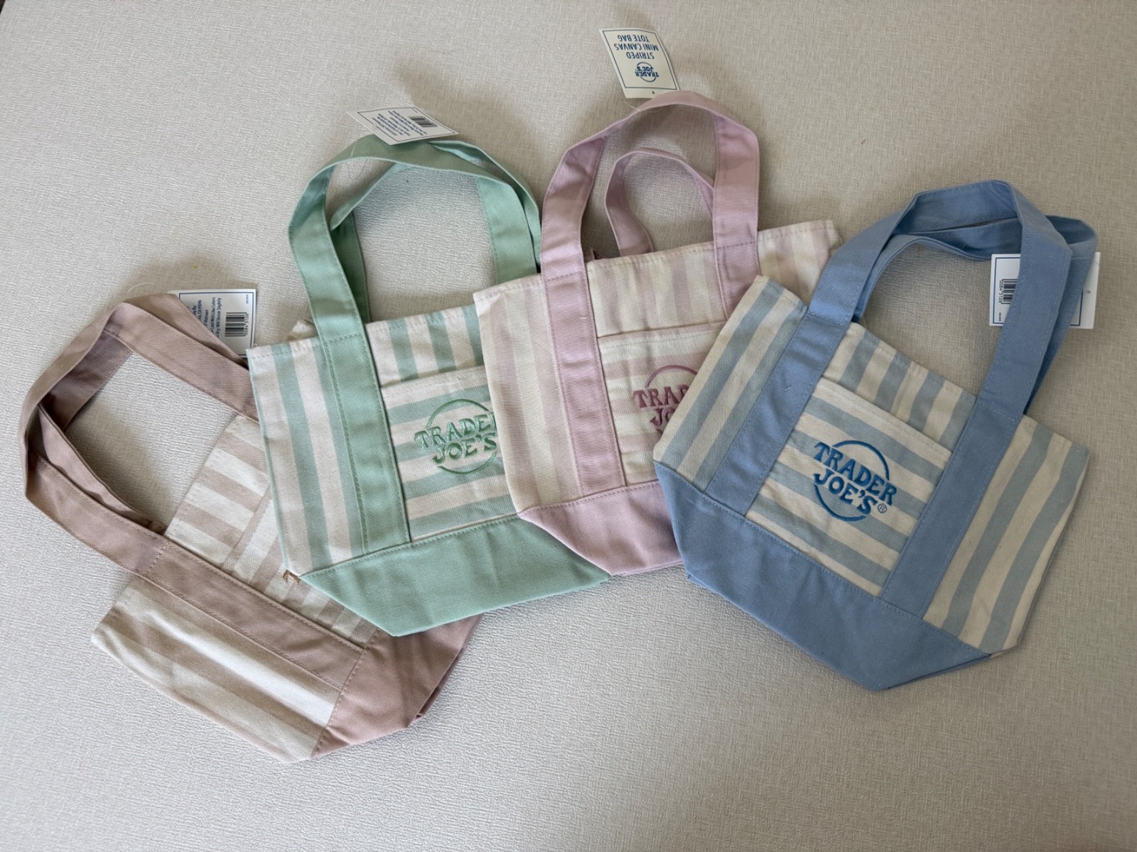 trader joe’s mini tote bags: A set of 4 (all colors), new with tags