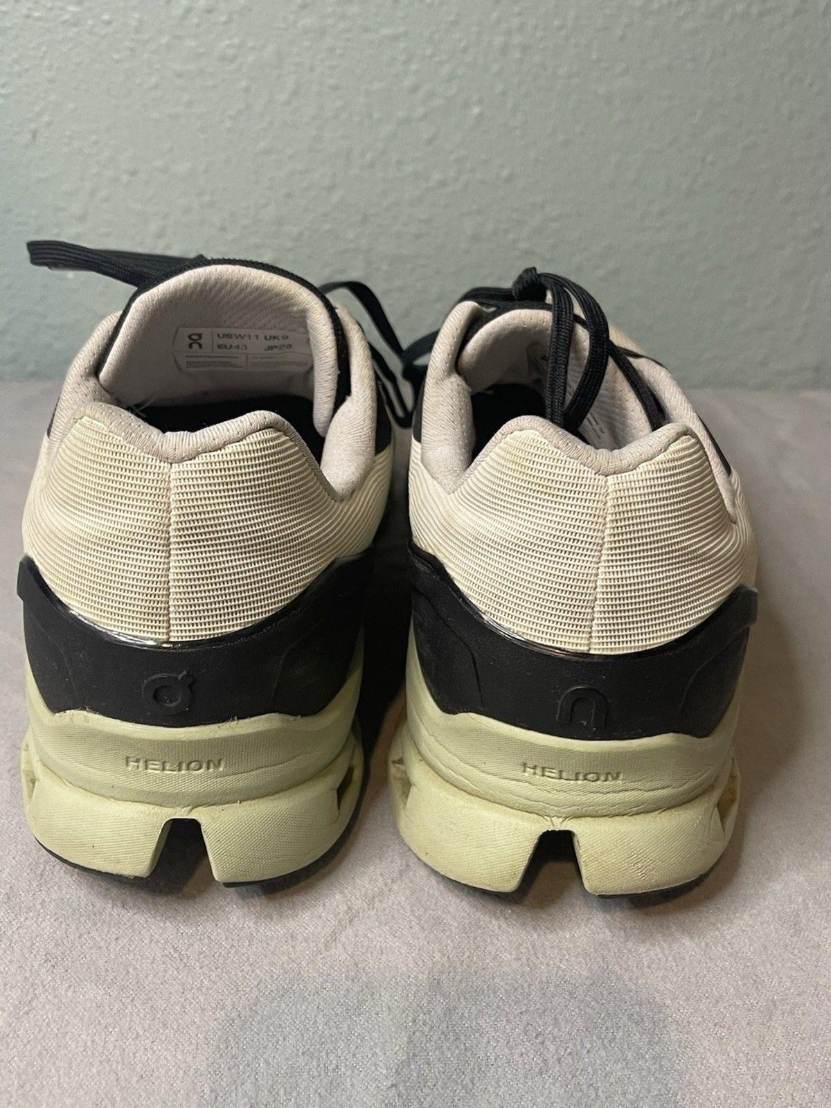 On Cloud Cloudstratus 2 Womens Sz 11 Running Shoes Sneakers Sage White 39.98997