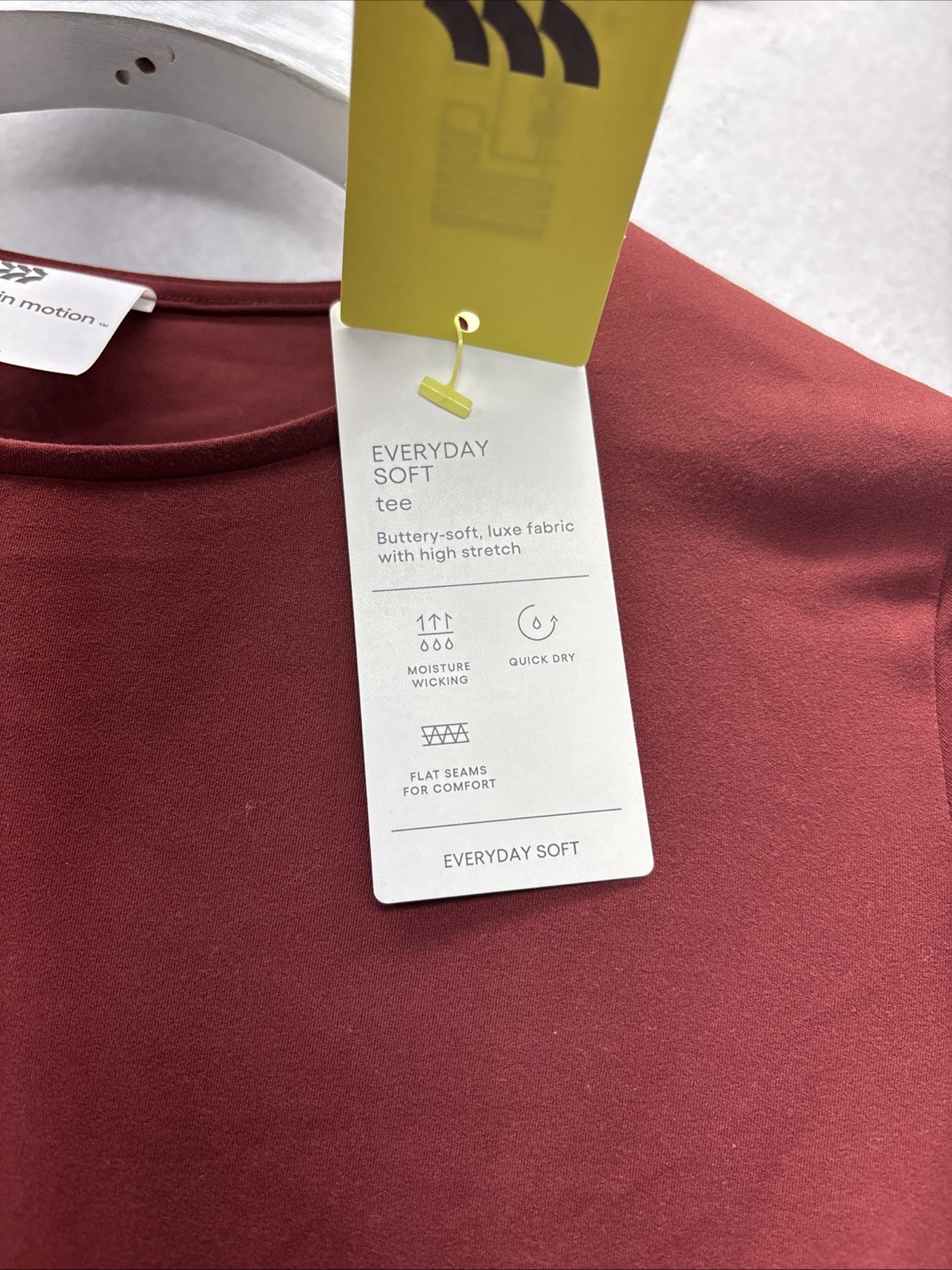 Women’s All In Motion Everyday Soft Short Sleeve Athletic T Shirt Maroon S NWT
