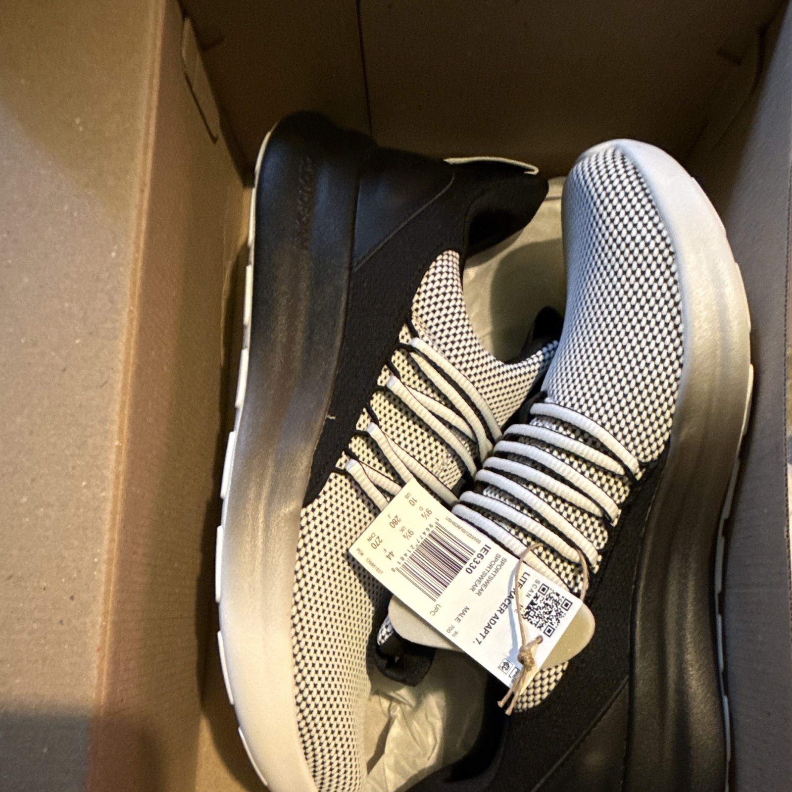 adidas Lite Racer Adapt 7.0 Men’s Black/White Lace-Up Low Top Sneakers IE6330