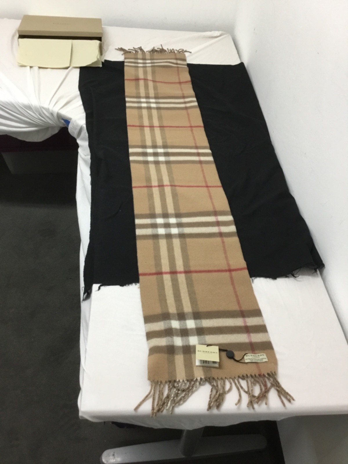 Burberry, Classic Giant Icon Check Cashmere Scarf, 64x 11.5 in, (SR675)