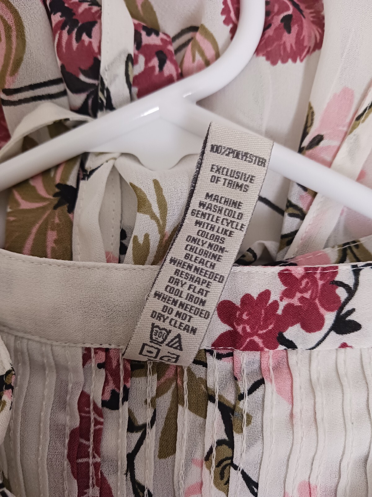 American Rag white/burgundy/pink floral tuxedo front tie back blouse Small