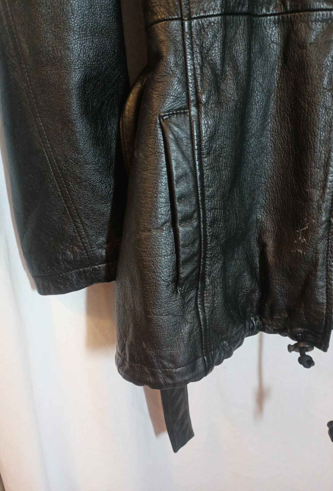 Wilsons Leather jacket, women’s M, black, hooded, zip & sash. DS07