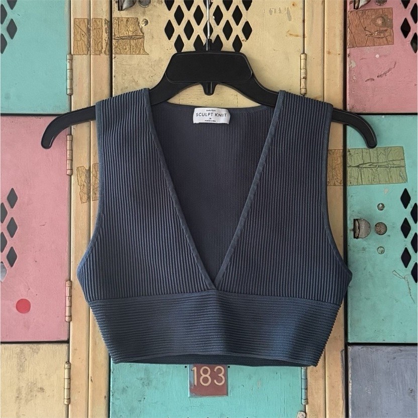 Babaton Sculpt Knit Cropped Tank Top Deep V Green M Aritzia Spring 2024 Ribbed